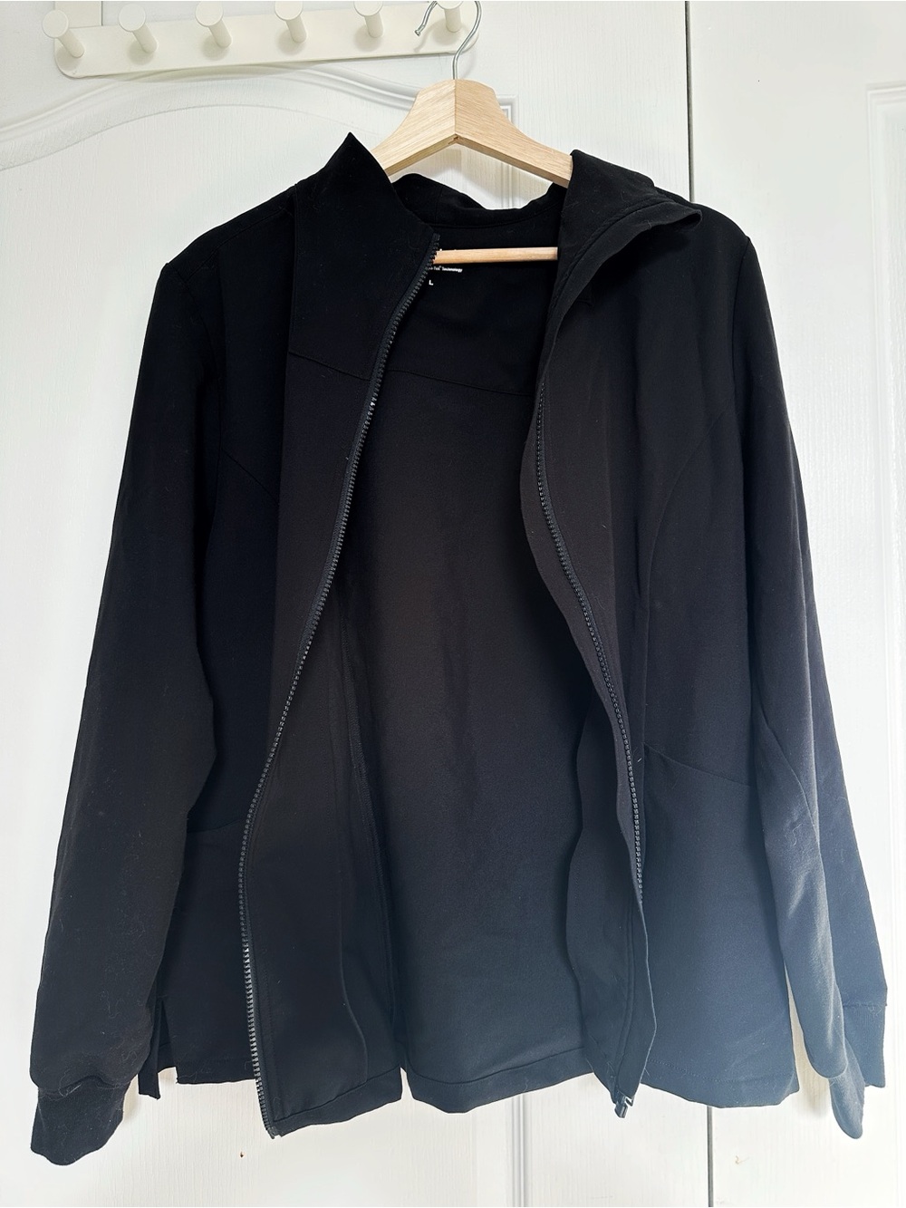 mandala - women's modern scrub jacket (black) - size L